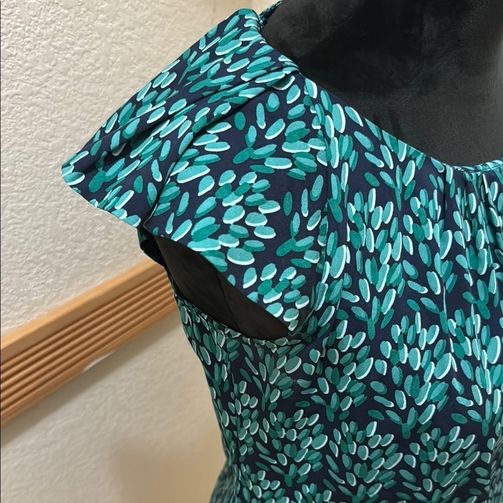 Banana Republic Size S Teal Leaf Print Women's Top!! - Picture 4 of 9